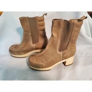 Mia Justina Tan Leather Pull on Clog Boots size11. S71